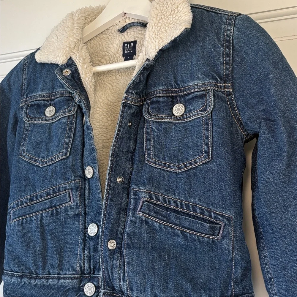 LIKE NEW GAP Kids Denim Jacket with Cozy Sherpa Lining Girls large